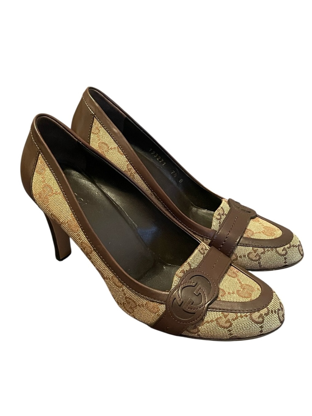 Gucci Womenβs Brown Beige Vintage GG Buckle Liffordβ Canvas Pumps Heels Size 7.5